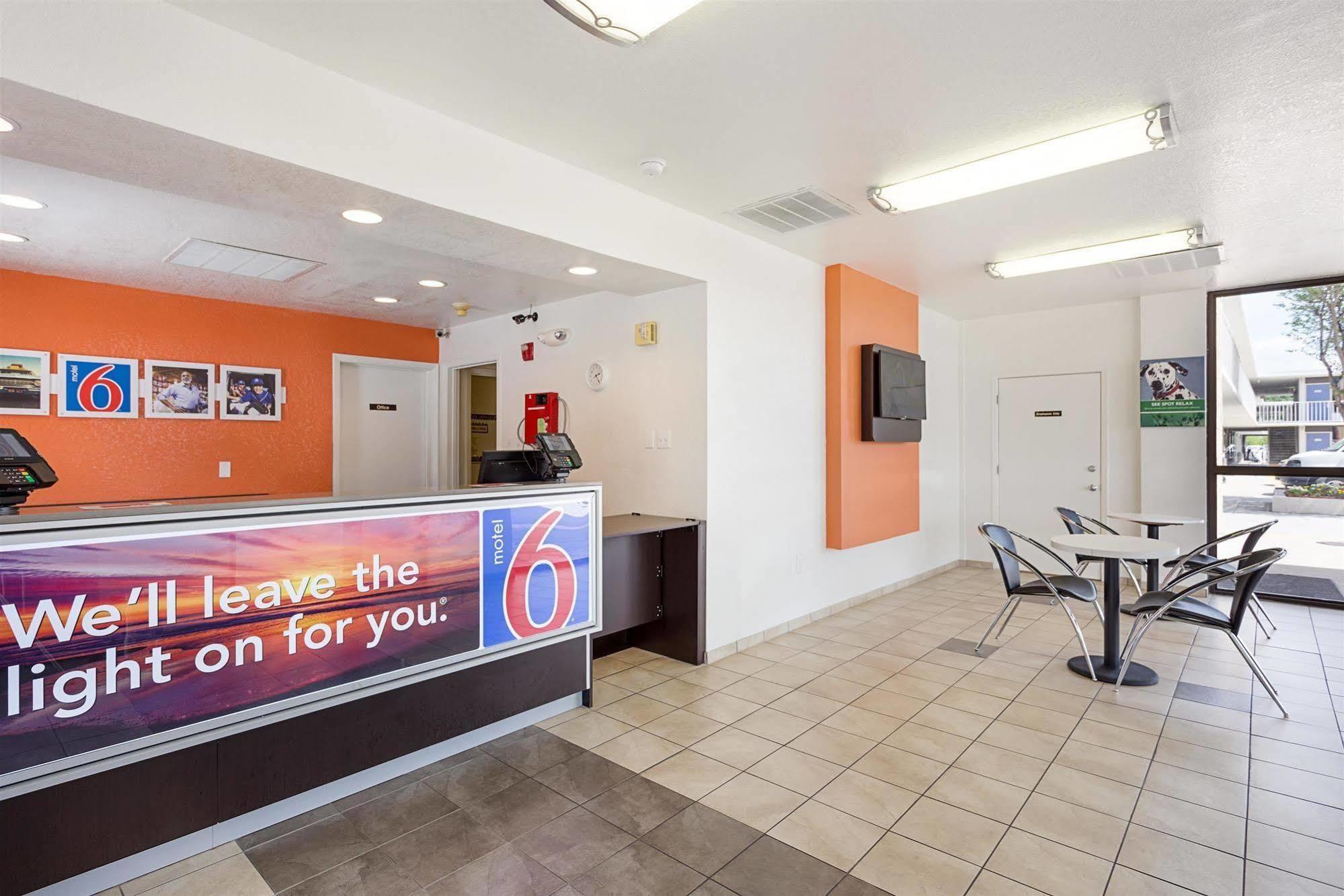 Motel 6 Baton Rouge Southeast Prairieville Exteriör bild