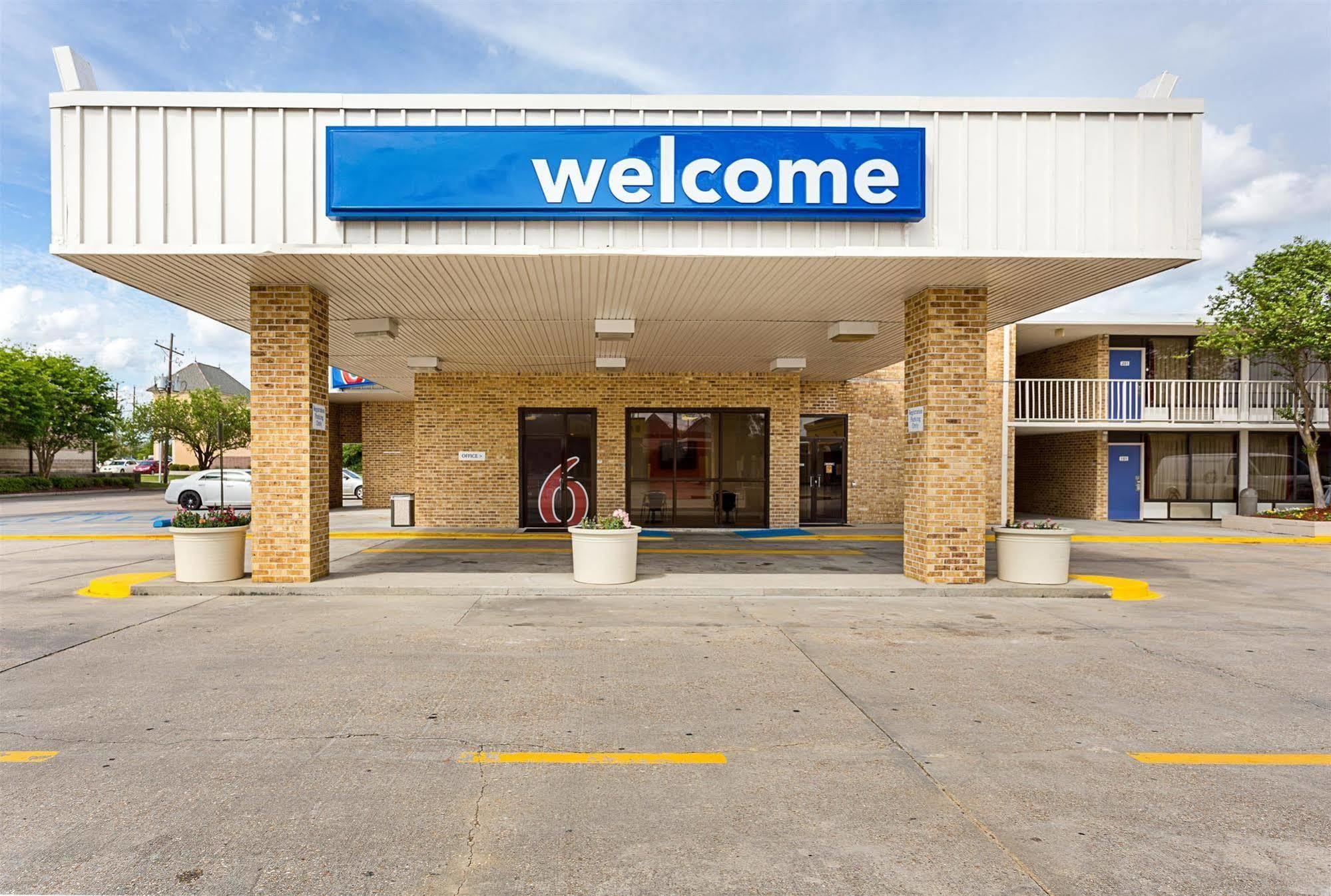 Motel 6 Baton Rouge Southeast Prairieville Exteriör bild